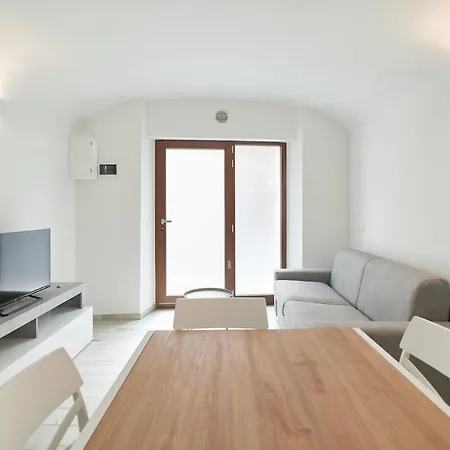 008 - Bright & Large Flat With Ac * Perugia