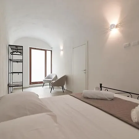 Apartment 008 - Bright & Large Flat With Ac *