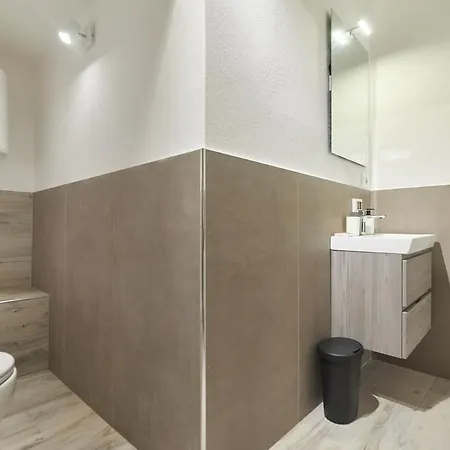 008 - Bright & Large Flat With Ac Apartment Perugia