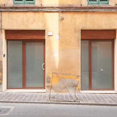 Apartment 008 - Bright & Large Flat With Ac *