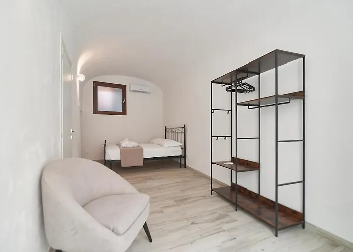 Appartement 008 - Bright & Large Flat With Ac